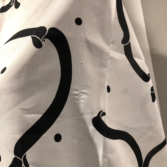 30’ inches square scarf ,made in Italy. Polyester - Picture 2 of 5